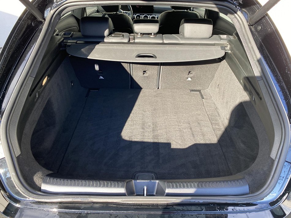 Mercedes-Benz CLA 2.0D  180d