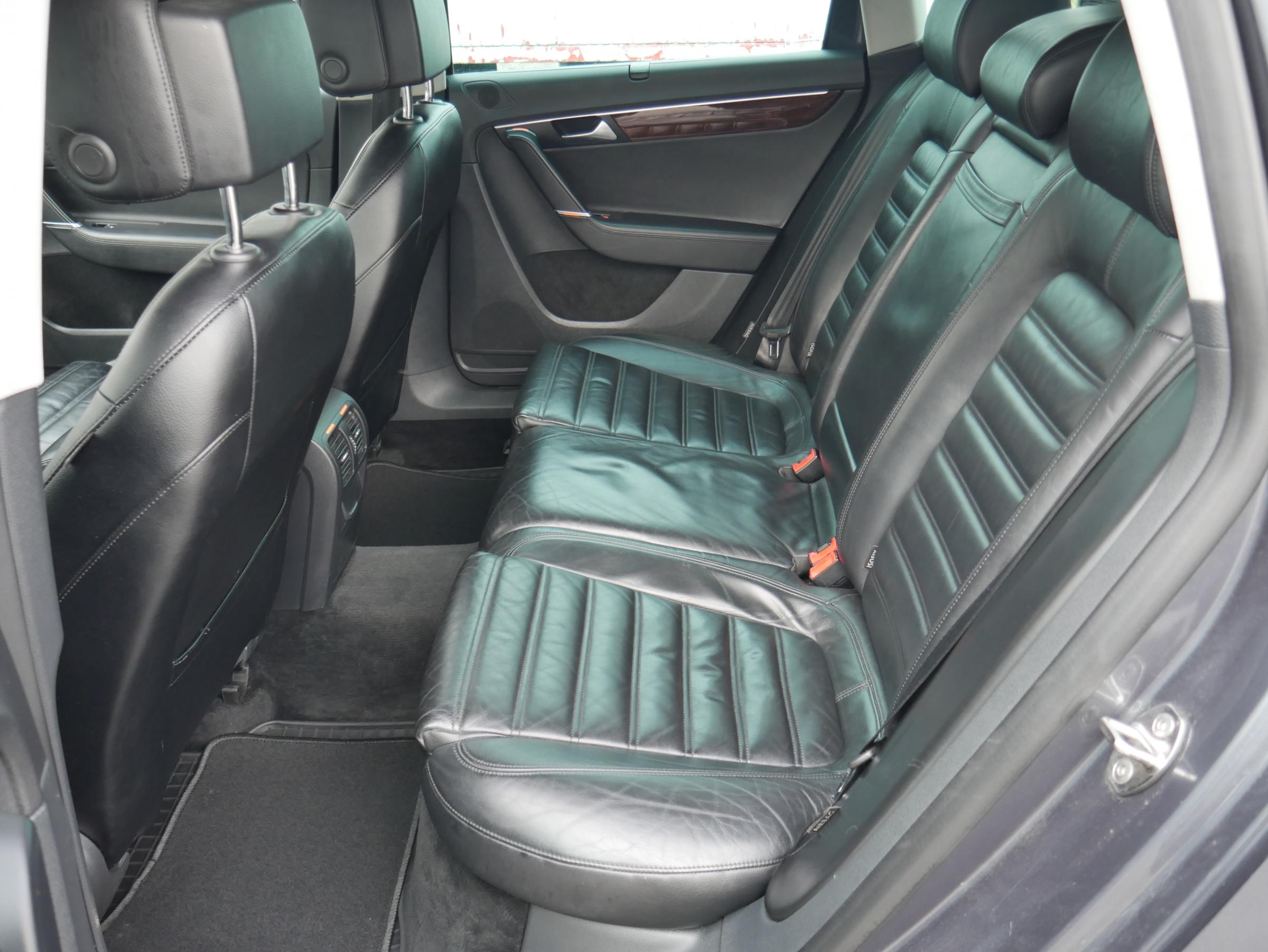 Volkswagen Passat, 2011 - pohled č. 10