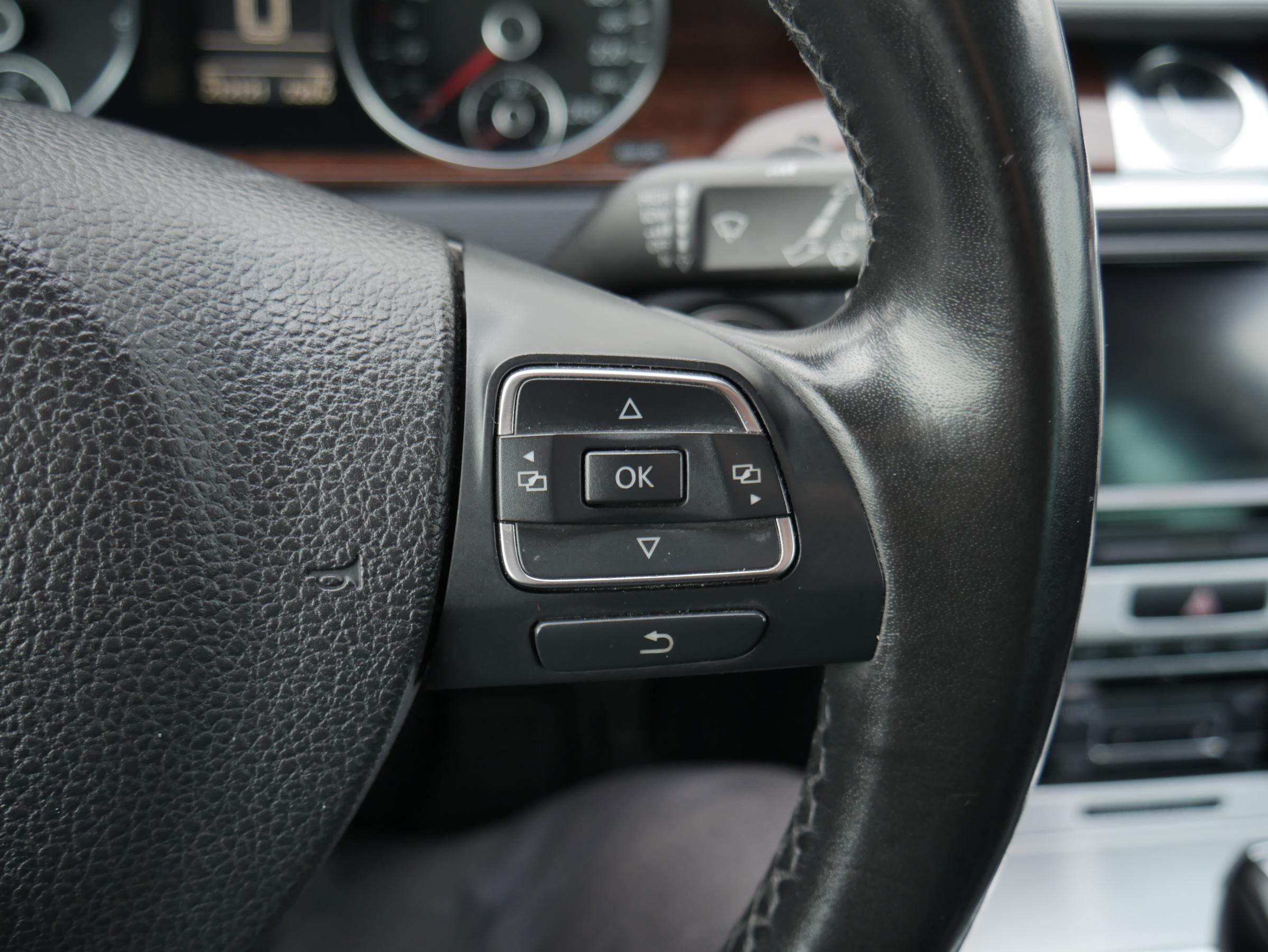 Volkswagen Passat, 2011 - pohled č. 13