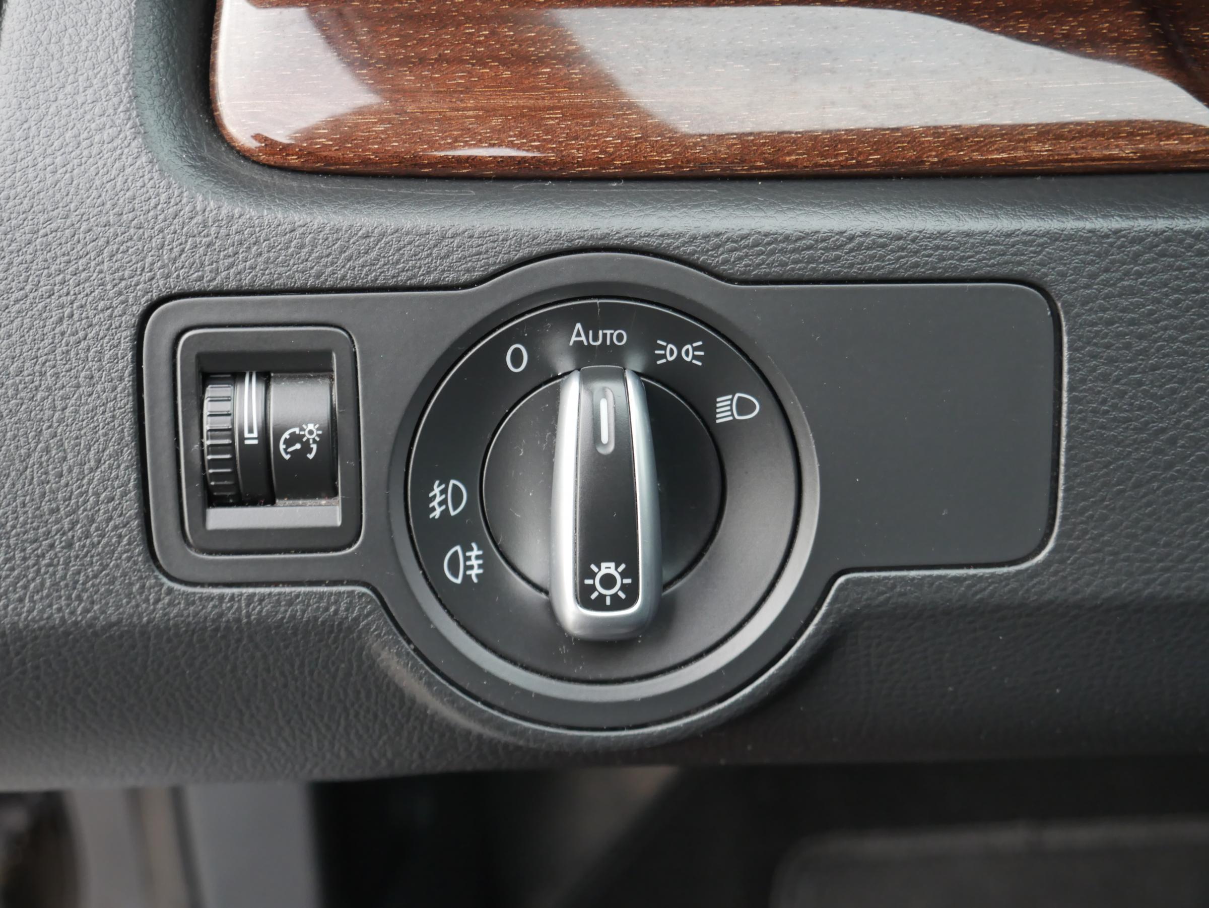 Volkswagen Passat, 2011 - pohled č. 21