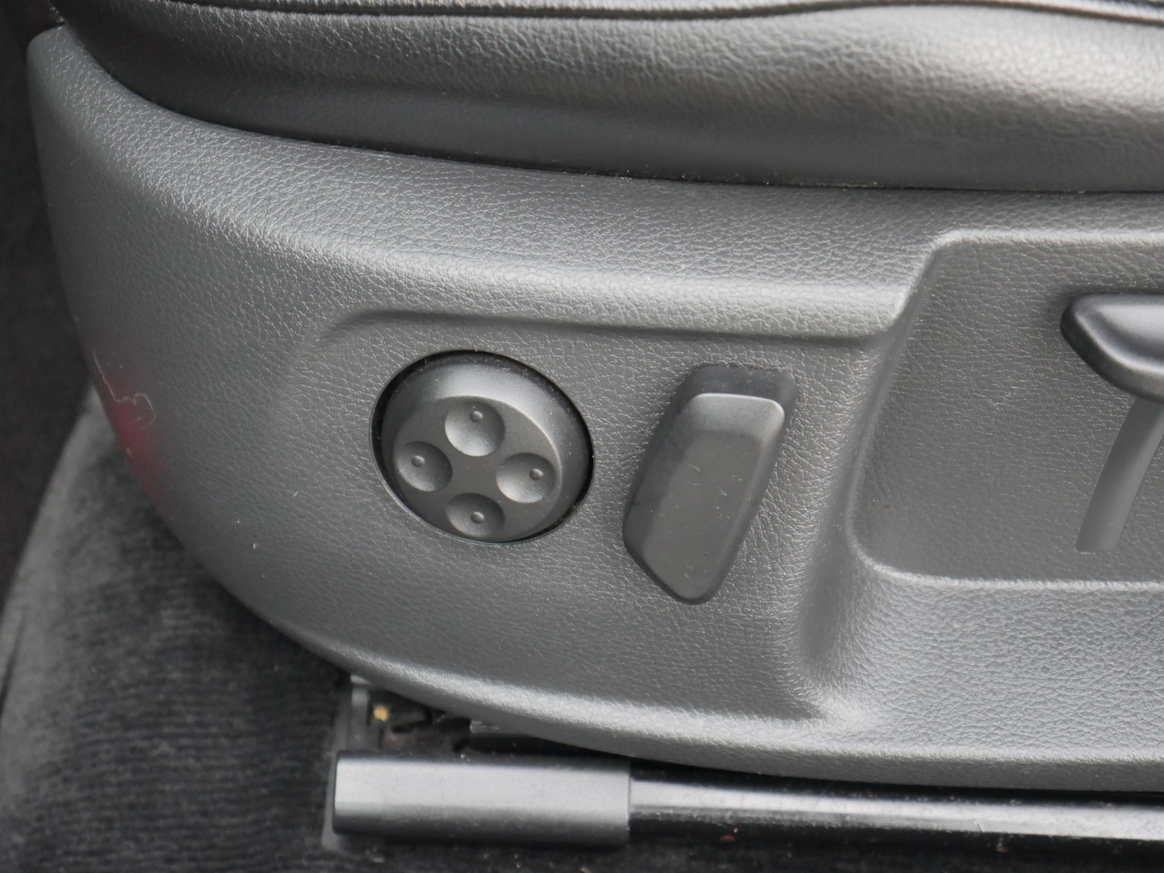 Volkswagen Passat, 2011 - pohled č. 22