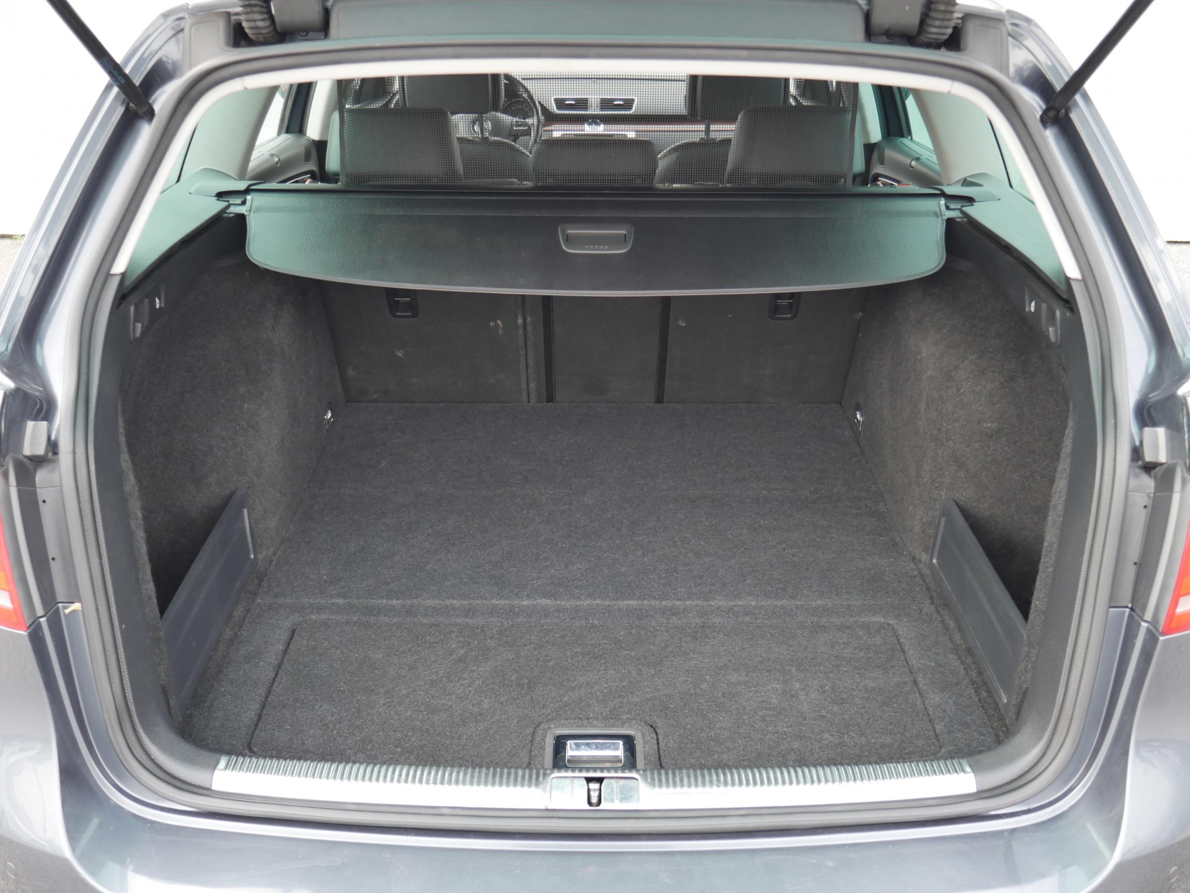 Volkswagen Passat, 2011 - pohled č. 7