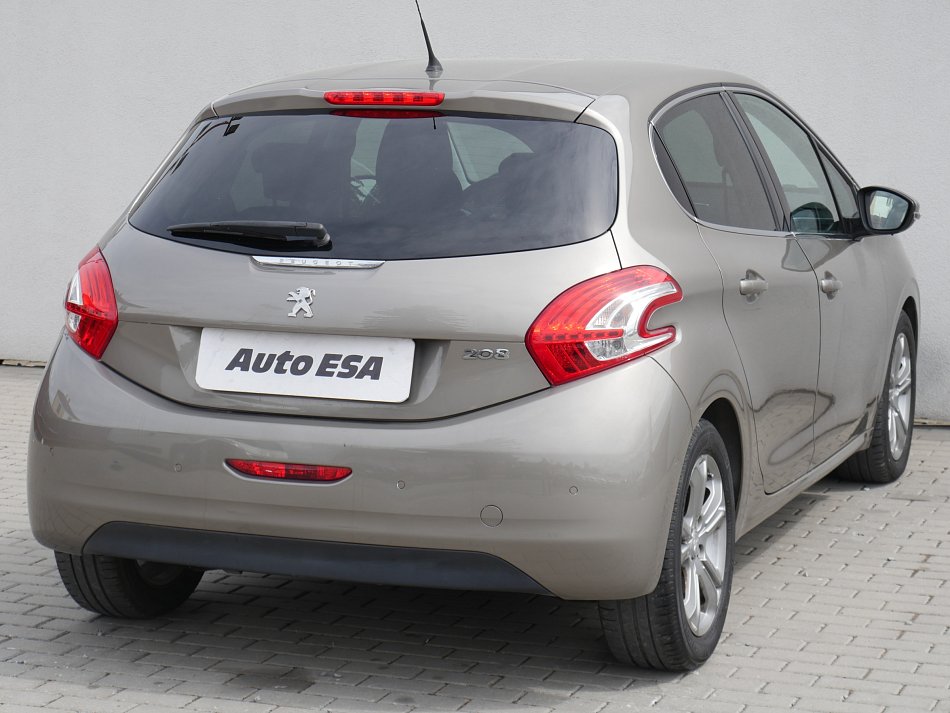 Peugeot 208 1.6i 