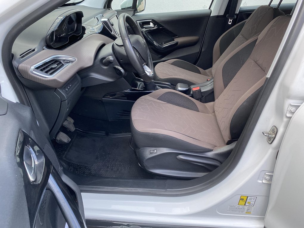 Peugeot 2008 1.2PT 