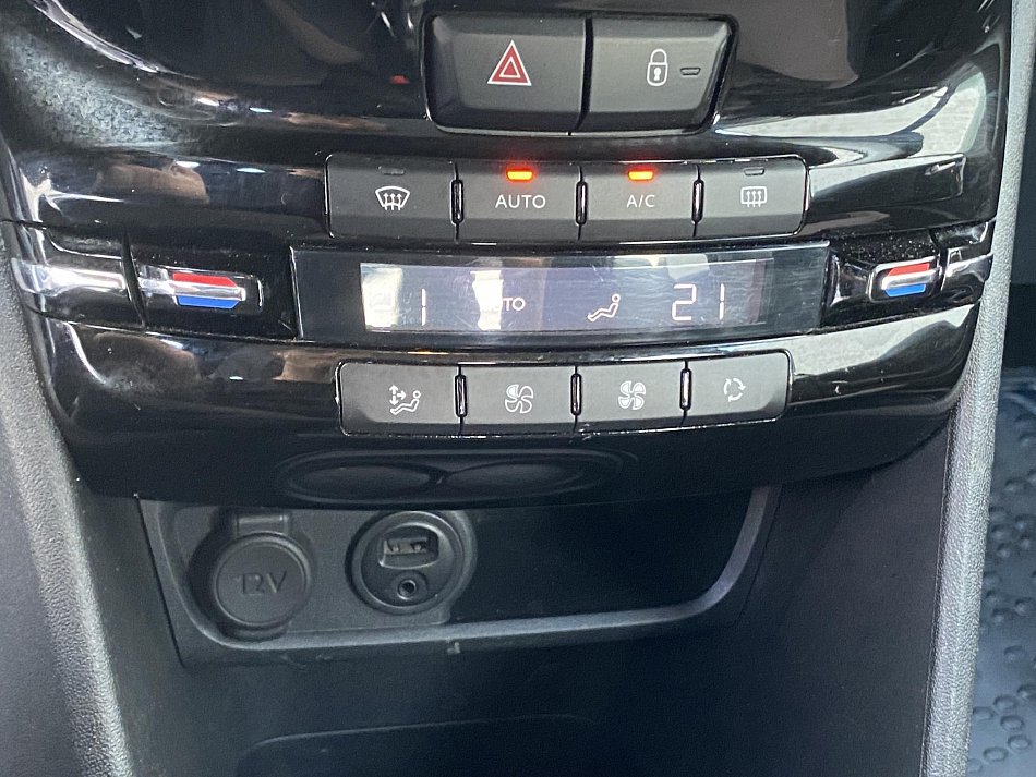 Peugeot 2008 1.2PT 