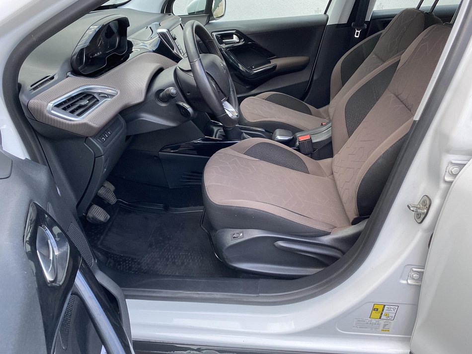 Peugeot 2008 1.2PT 