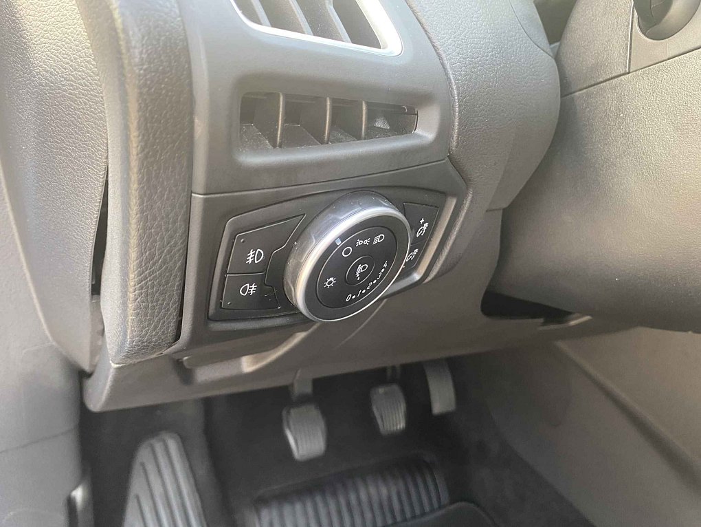 Ford Focus 1.0 EB Titanium