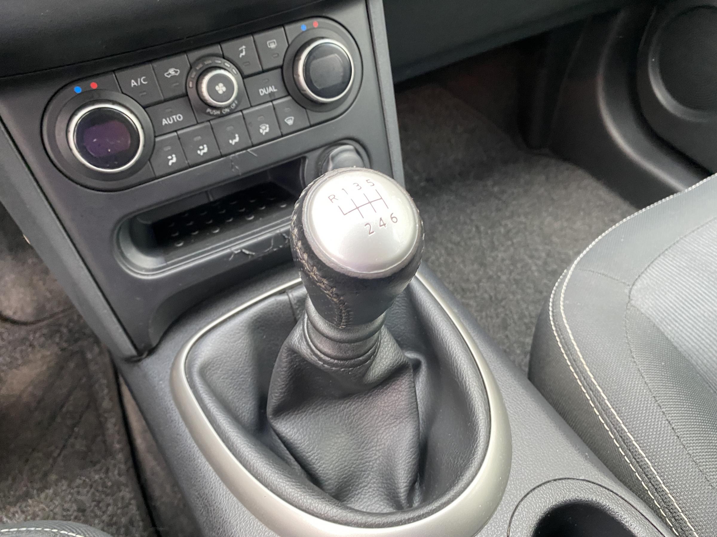 Nissan Qashqai, 2012 - pohled č. 15