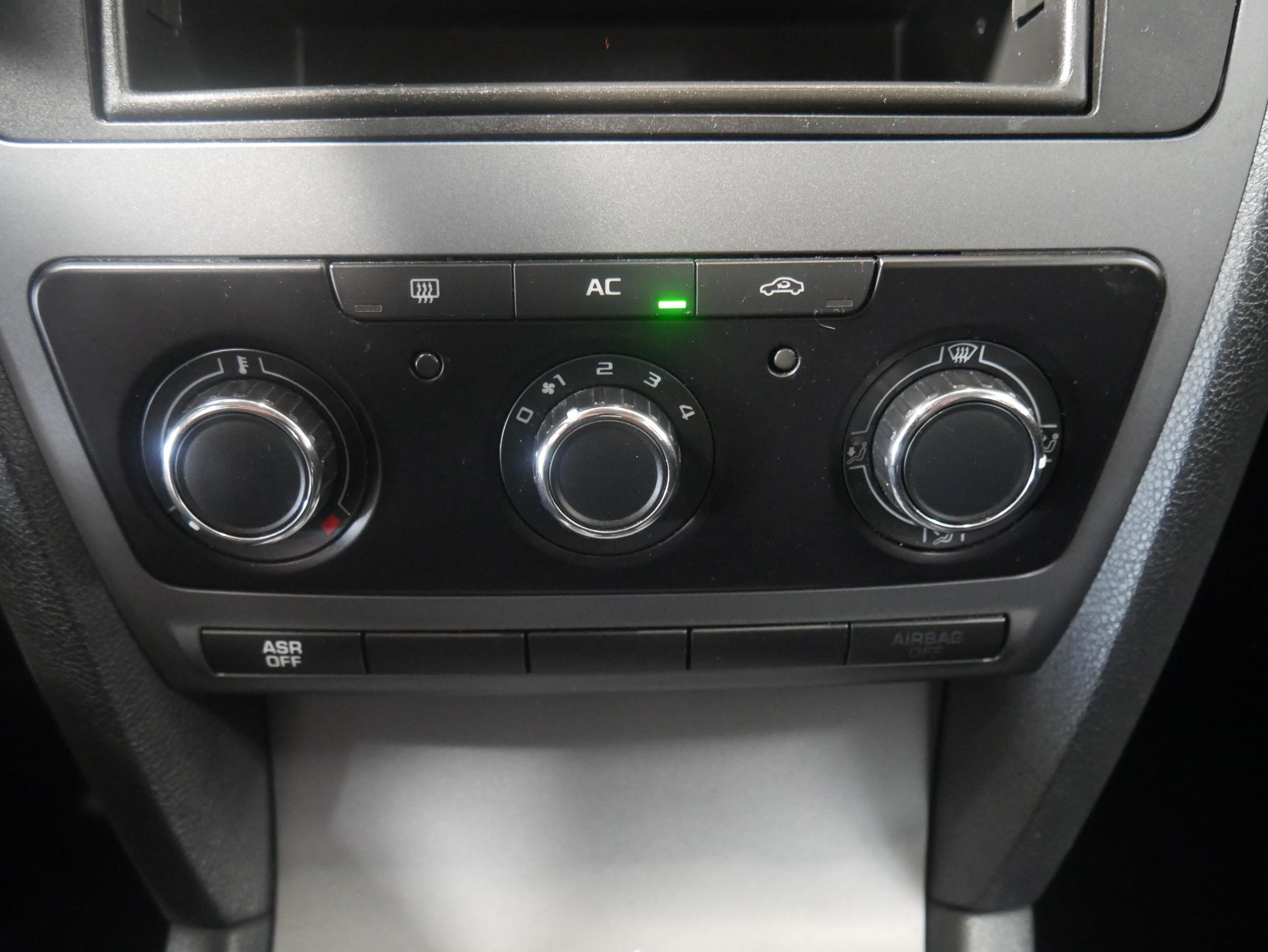 Škoda Octavia II, 2012 - pohled č. 16