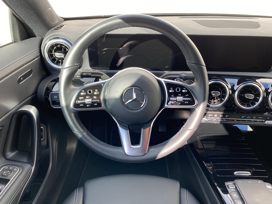 Mercedes-Benz CLA 2.0D  180d