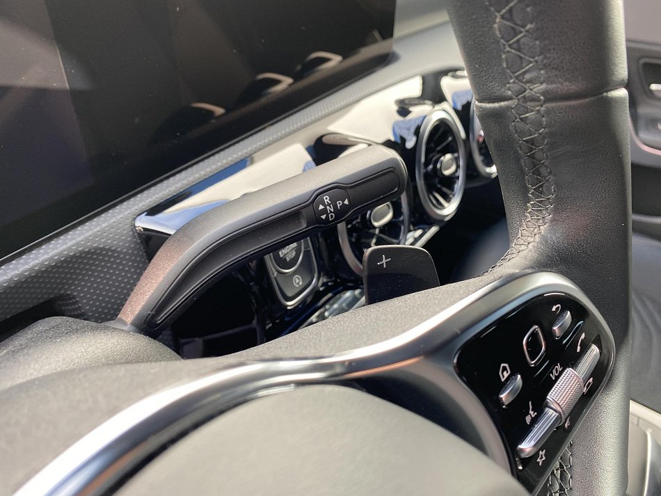 Mercedes-Benz CLA 2.0D  180d