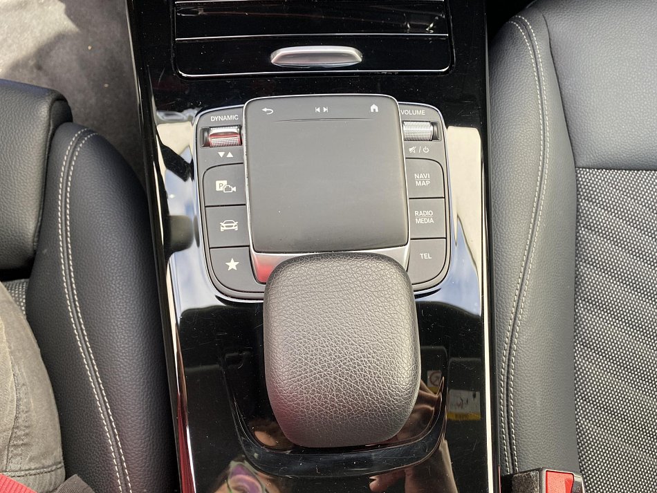 Mercedes-Benz CLA 2.0D  180d