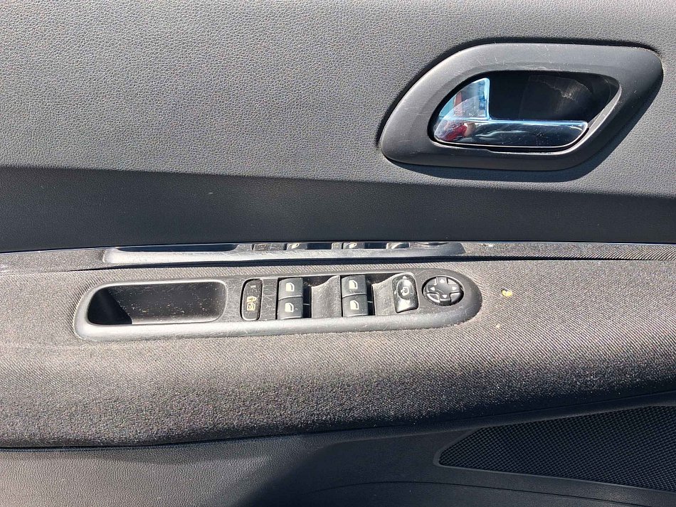 Peugeot 5008 2.0HDi 