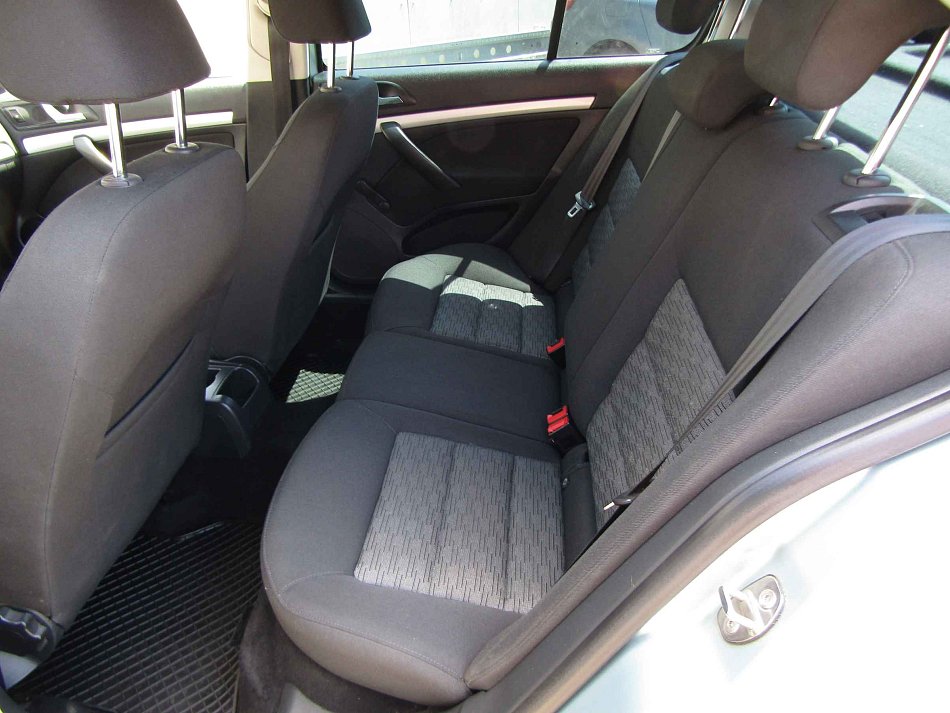 Škoda Octavia II 1.6 TDi Ambiente