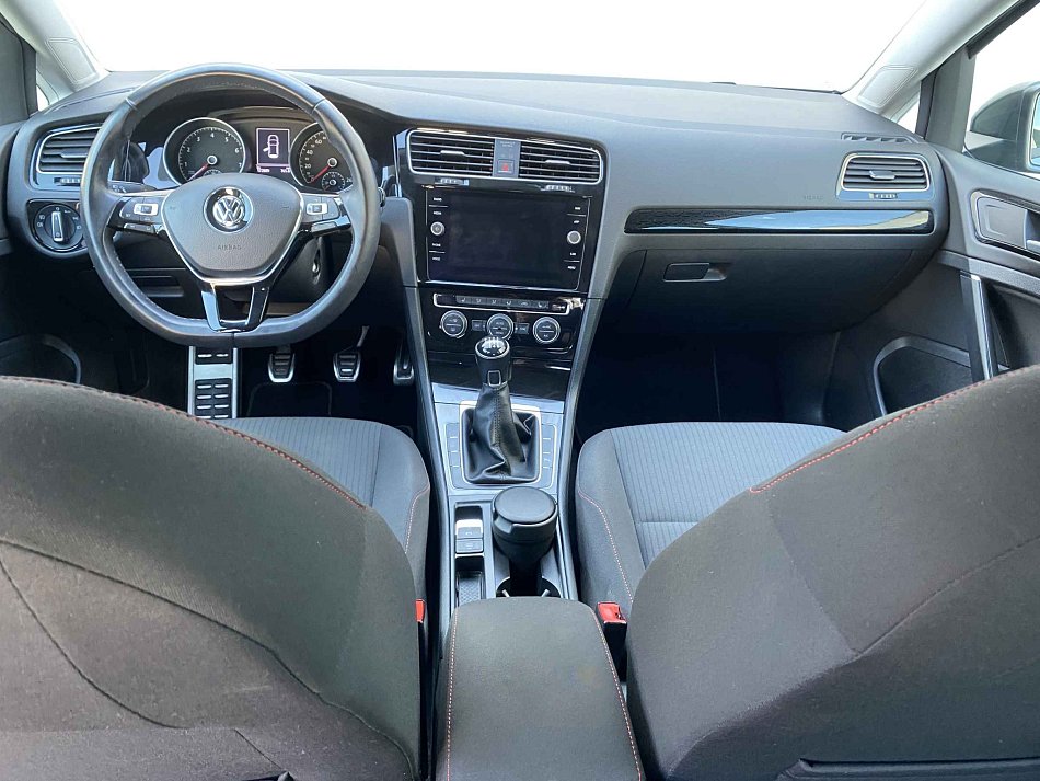 Volkswagen Golf 1.4 TSi Sound