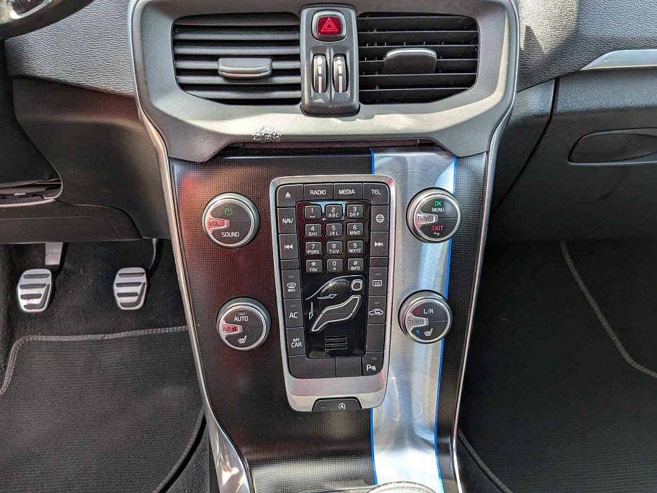 Volvo V40 2.0d R-design