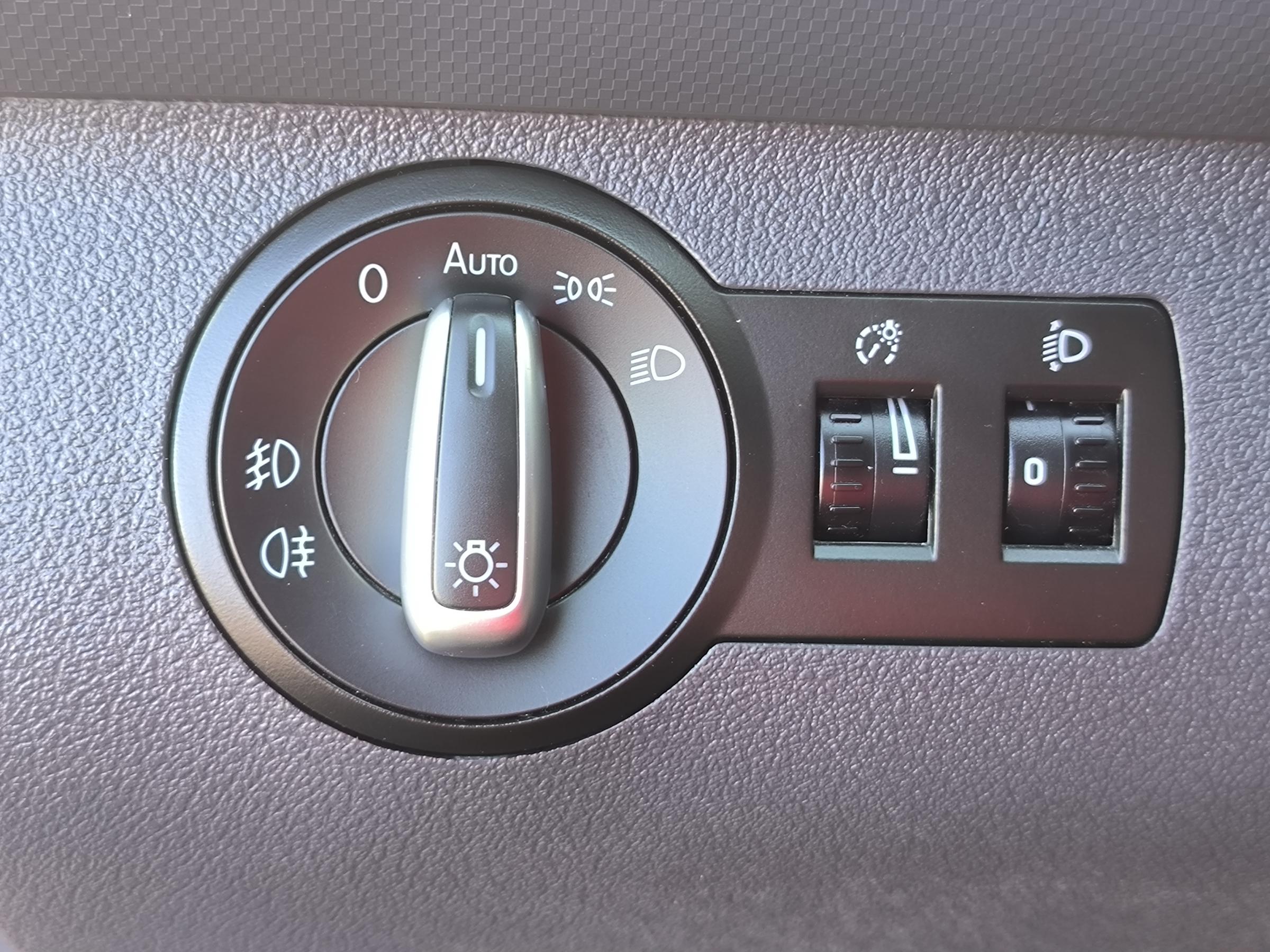 Volkswagen Caddy, 2011 - pohled č. 16