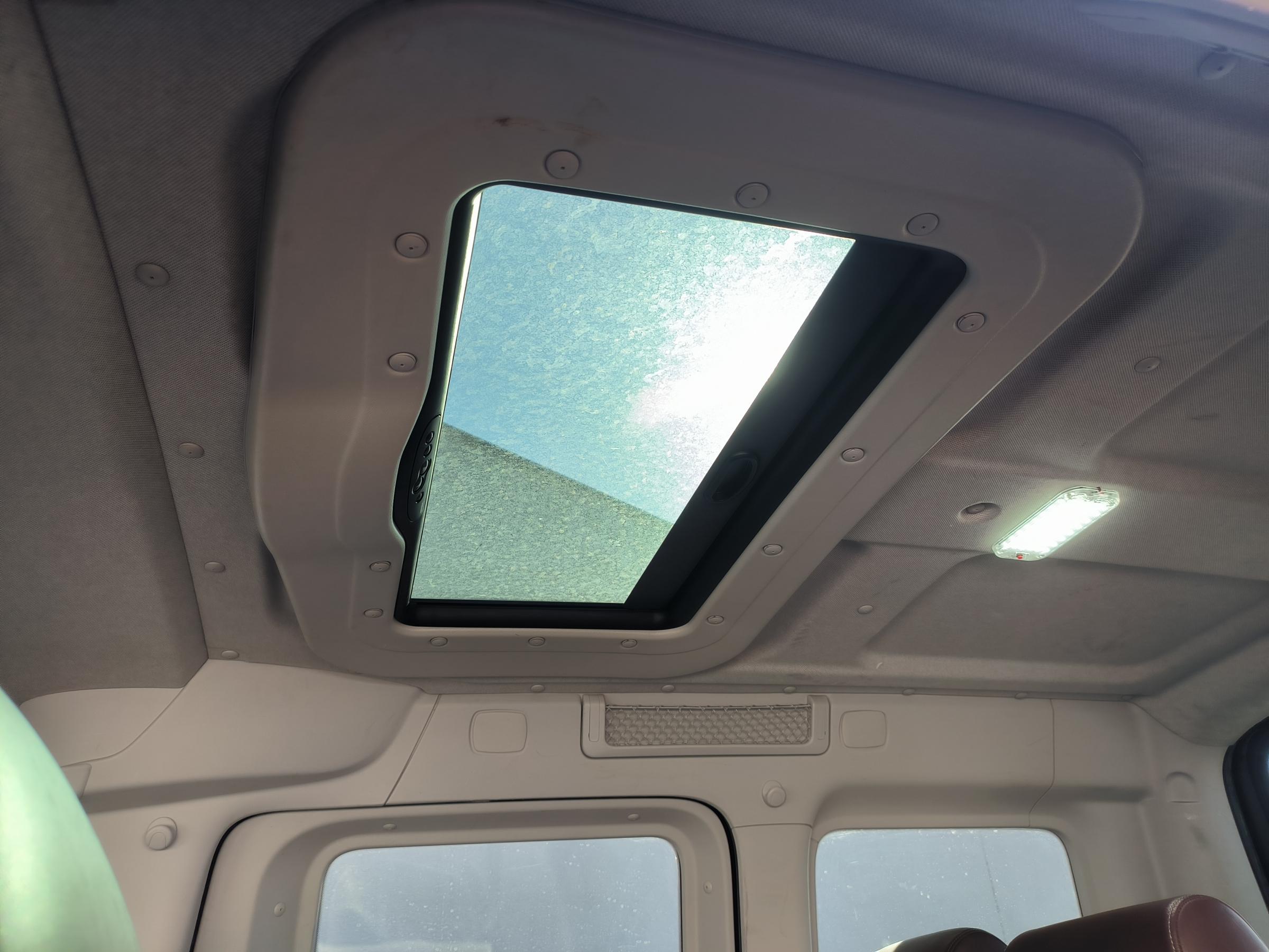 Volkswagen Caddy, 2011 - pohled č. 18