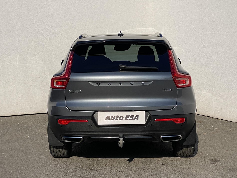 Volvo XC40 2.0T5 R-design AWD