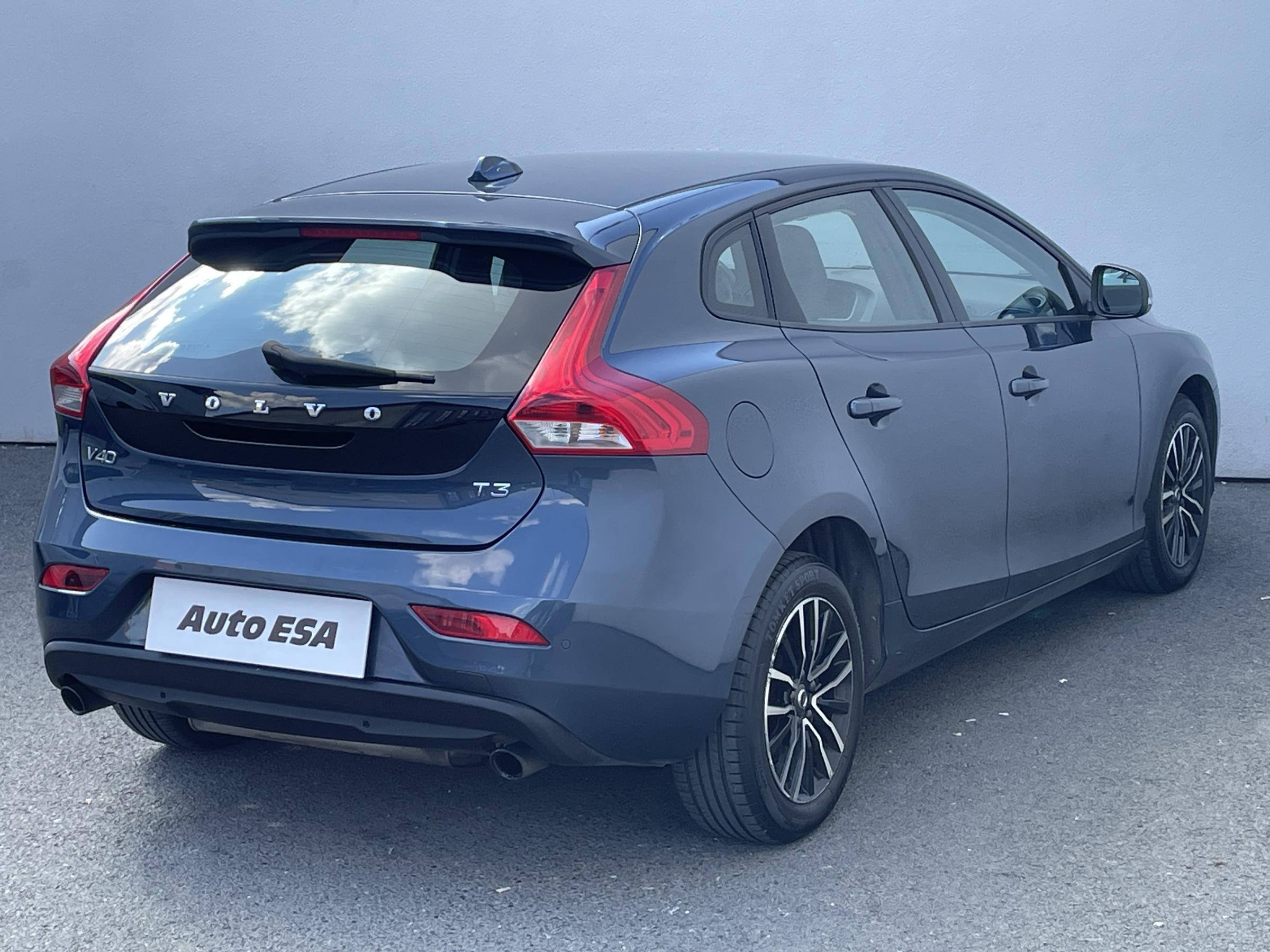 Volvo V40, 2017 - pohled č. 4