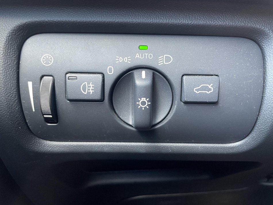 Volvo V40 1.5 T3 Momentum