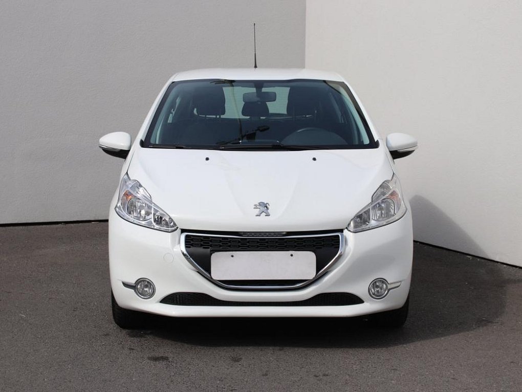 Peugeot 208 1.6i 