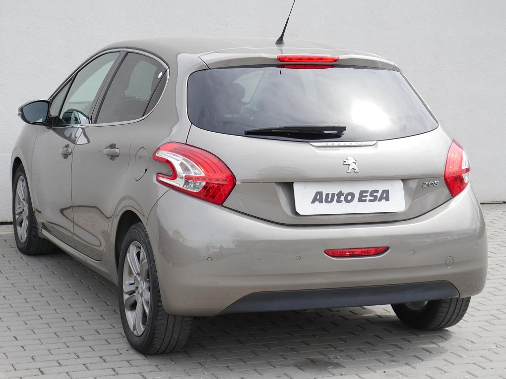 Peugeot 208 1.6i 