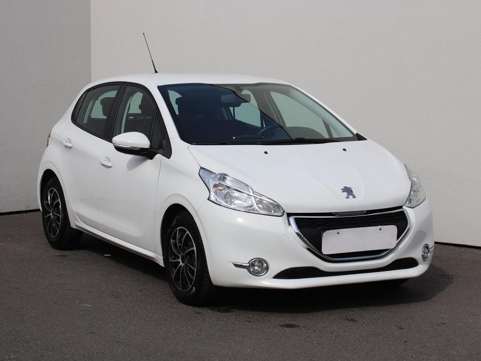 Peugeot 208 1.6i 