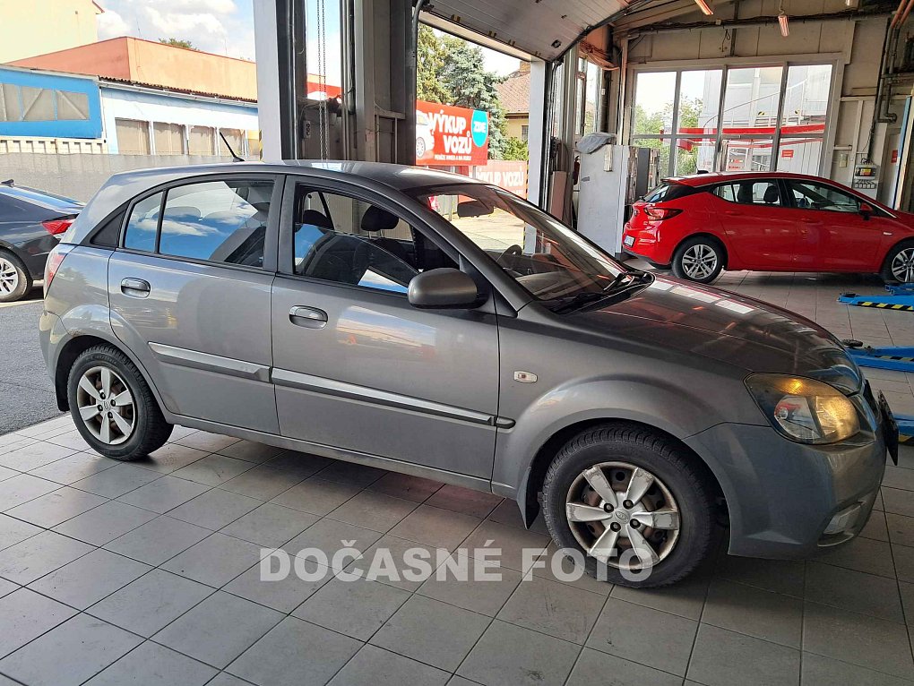 Kia Rio 1.4i 