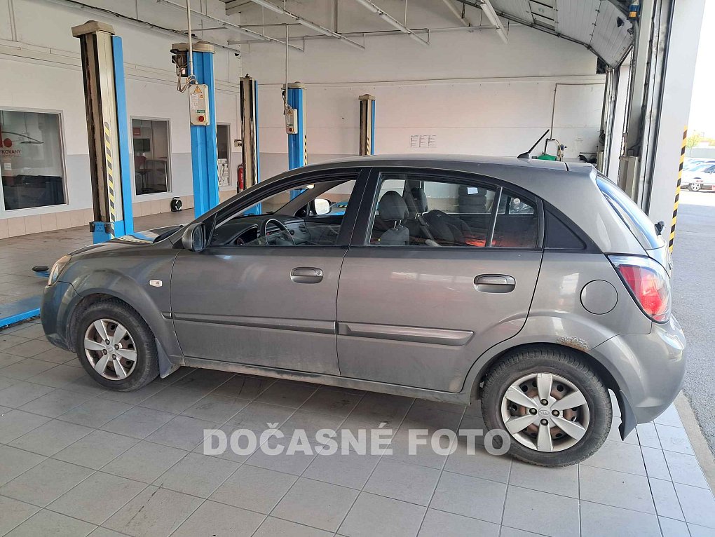 Kia Rio 1.4i 