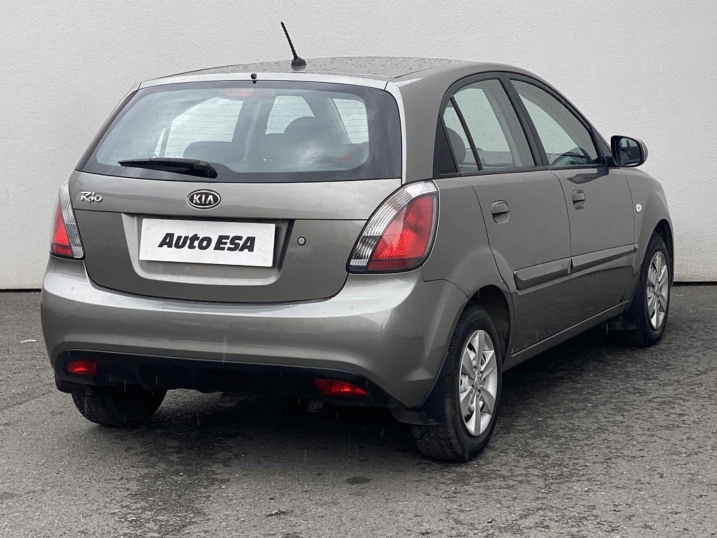 Kia Rio 1.4i 
