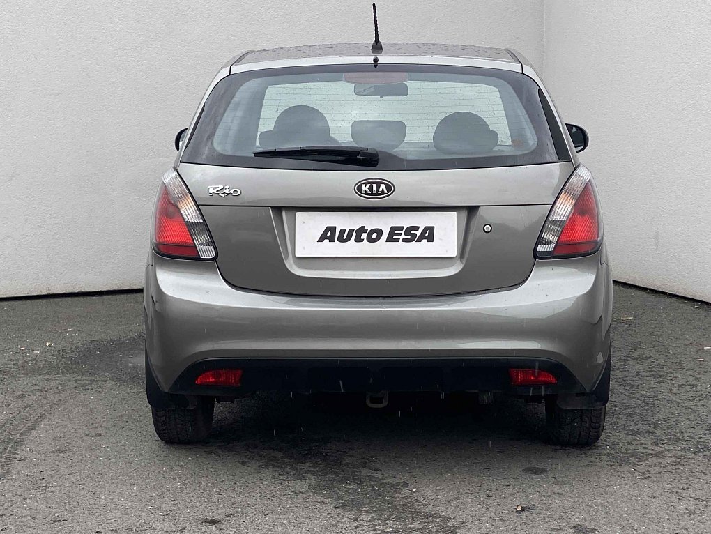 Kia Rio 1.4i 