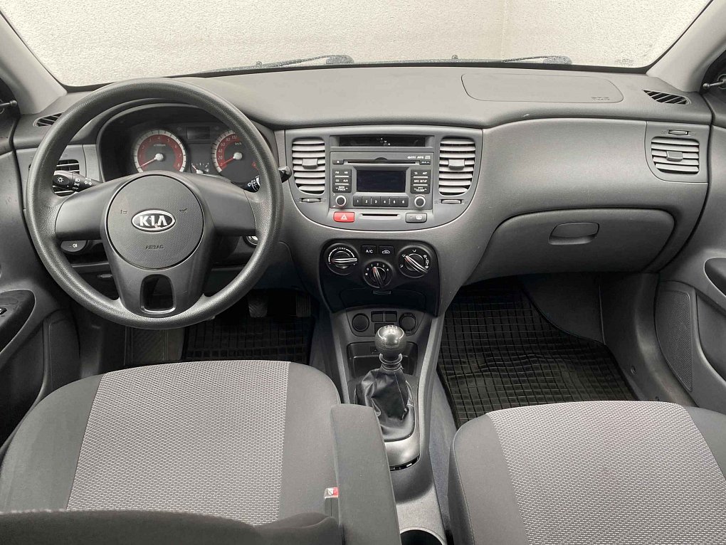 Kia Rio 1.4i 