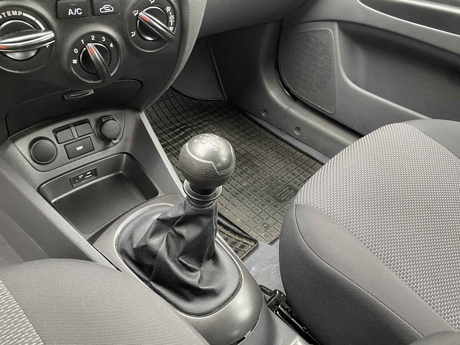 Kia Rio 1.4i 