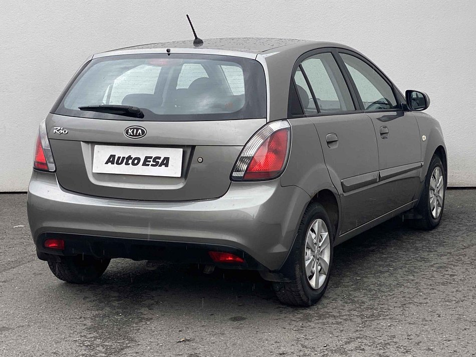 Kia Rio 1.4i 