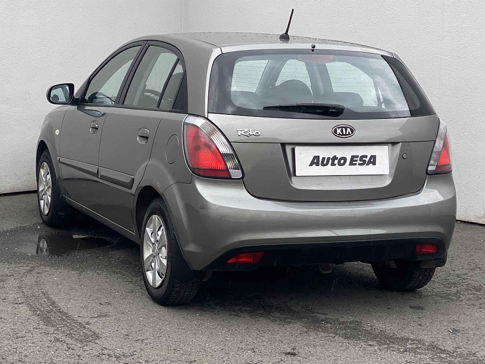 Kia Rio 1.4i 