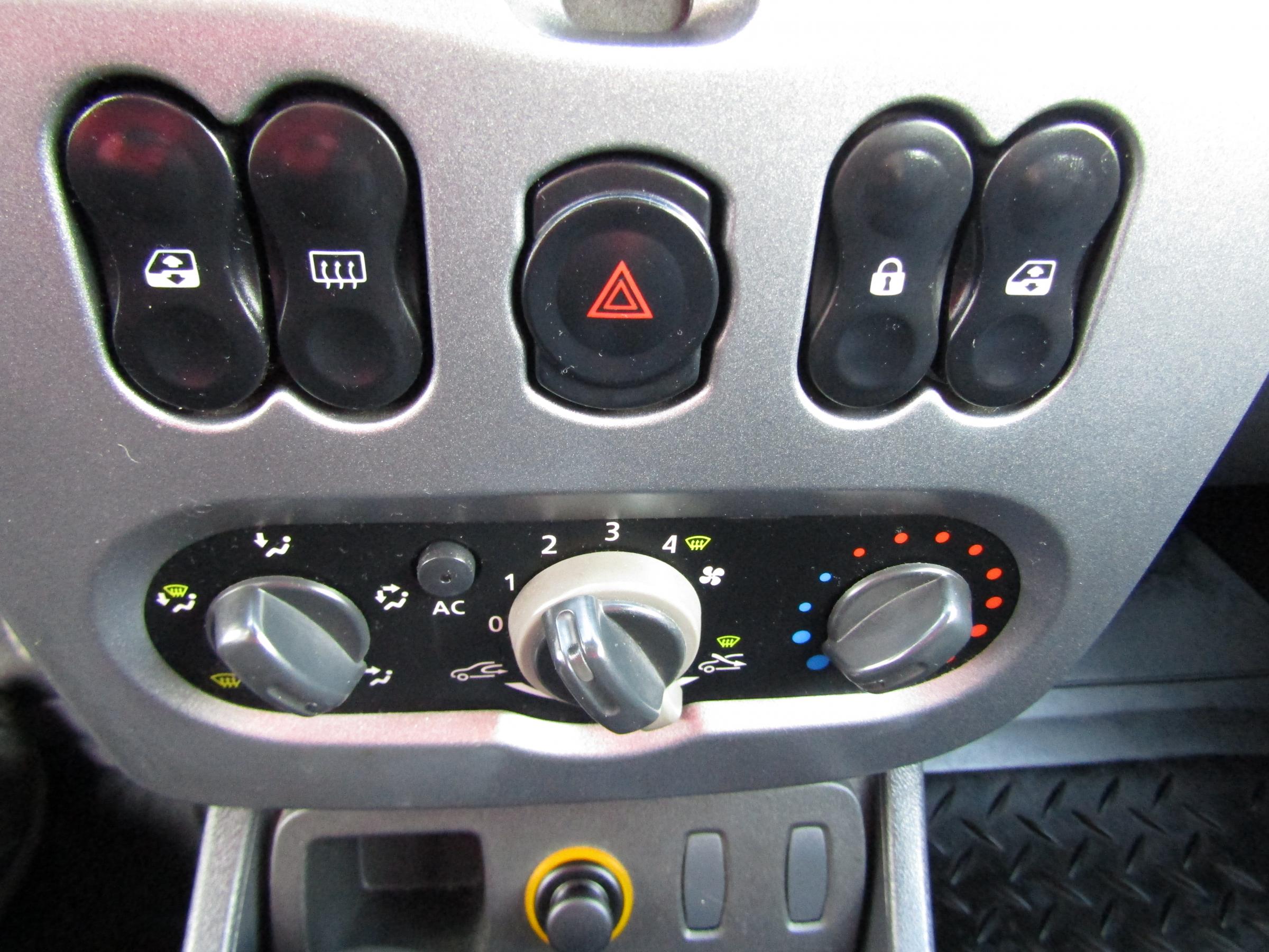 Dacia Duster, 2011 - pohled č. 11