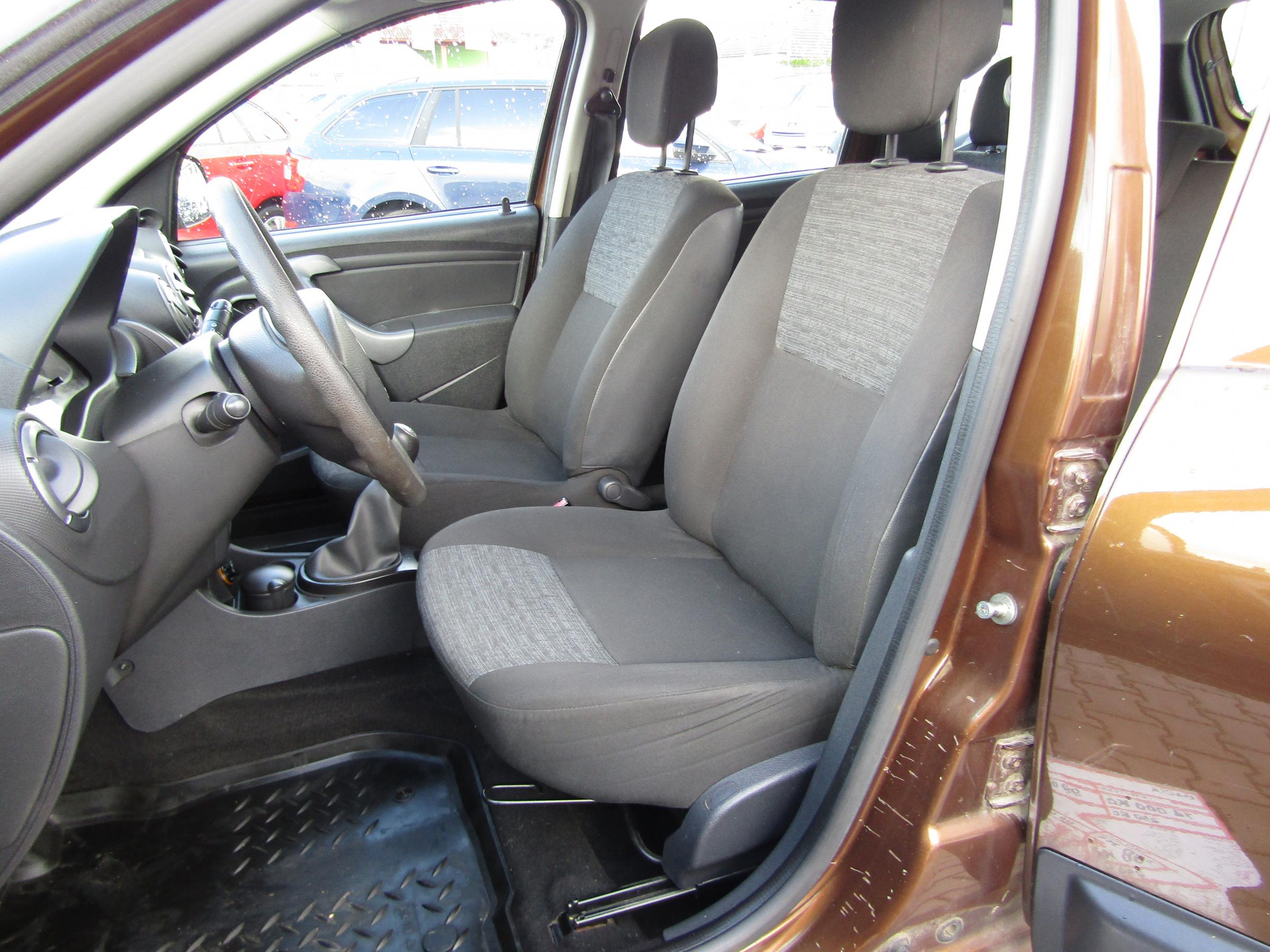 Dacia Duster, 2011 - pohled č. 9