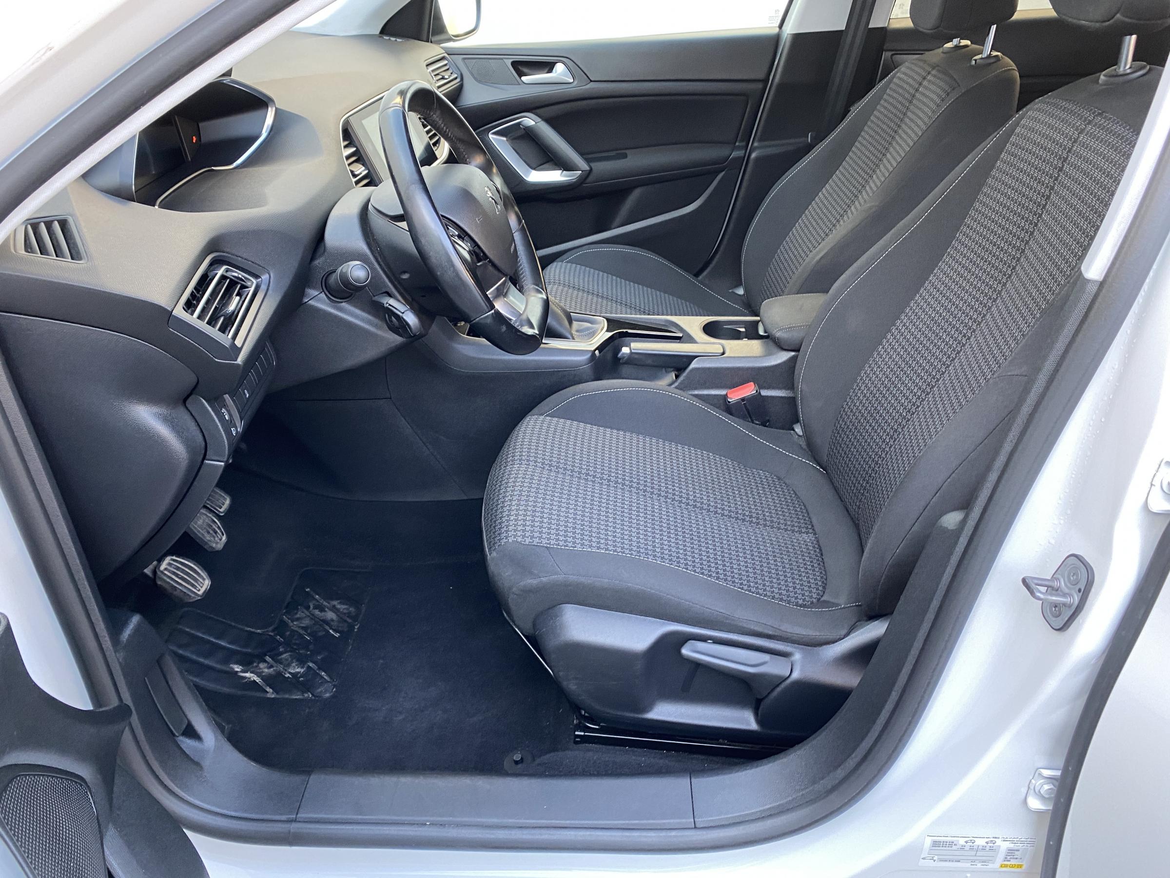 Peugeot 308, 2020 - pohled č. 9