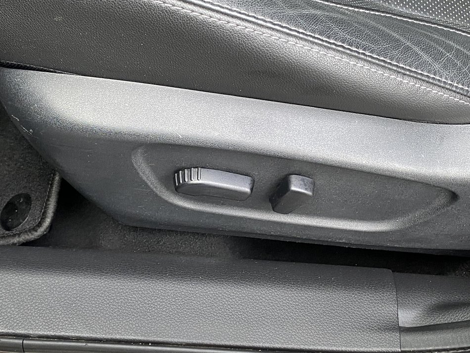 Nissan Qashqai 1.6 DiG-T Tekna 4x2