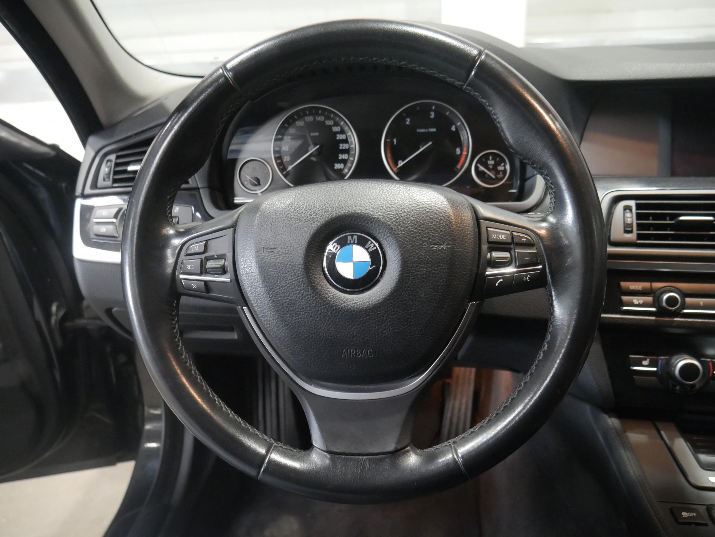 BMW Řada 5, 2011 - pohled č. 13