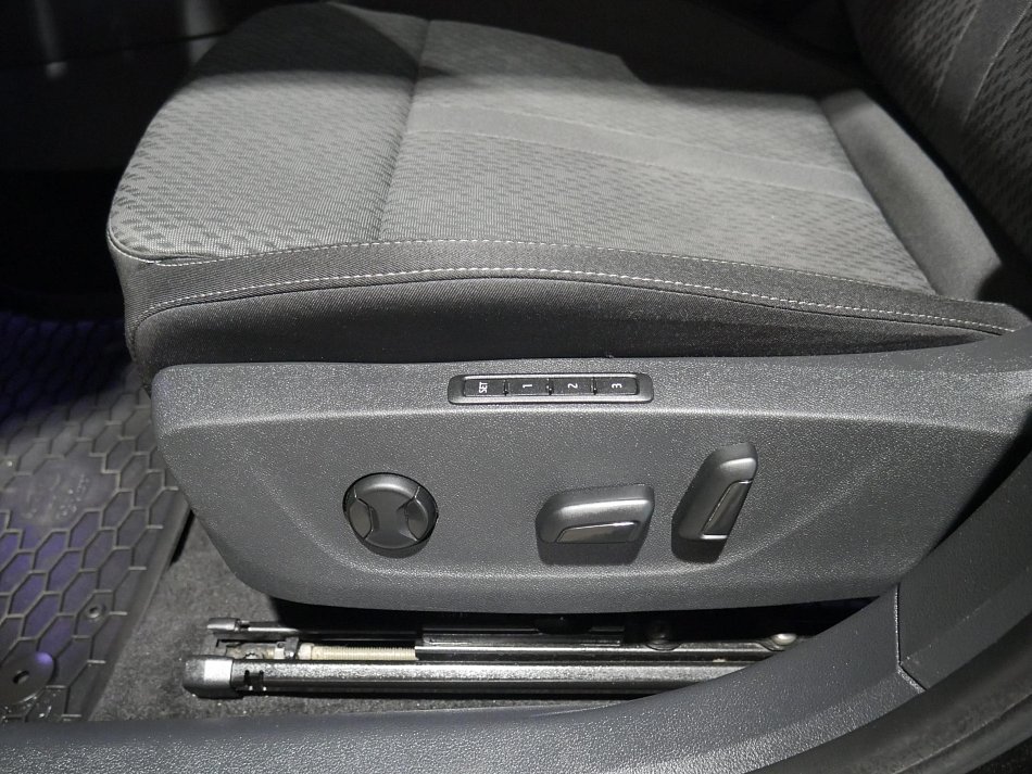 Škoda Octavia IV 2.0 TDi 