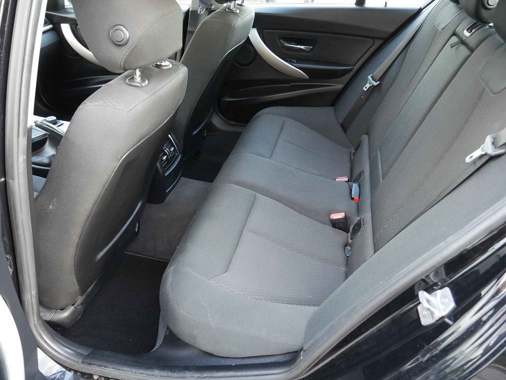 BMW Řada 3 1.5i 