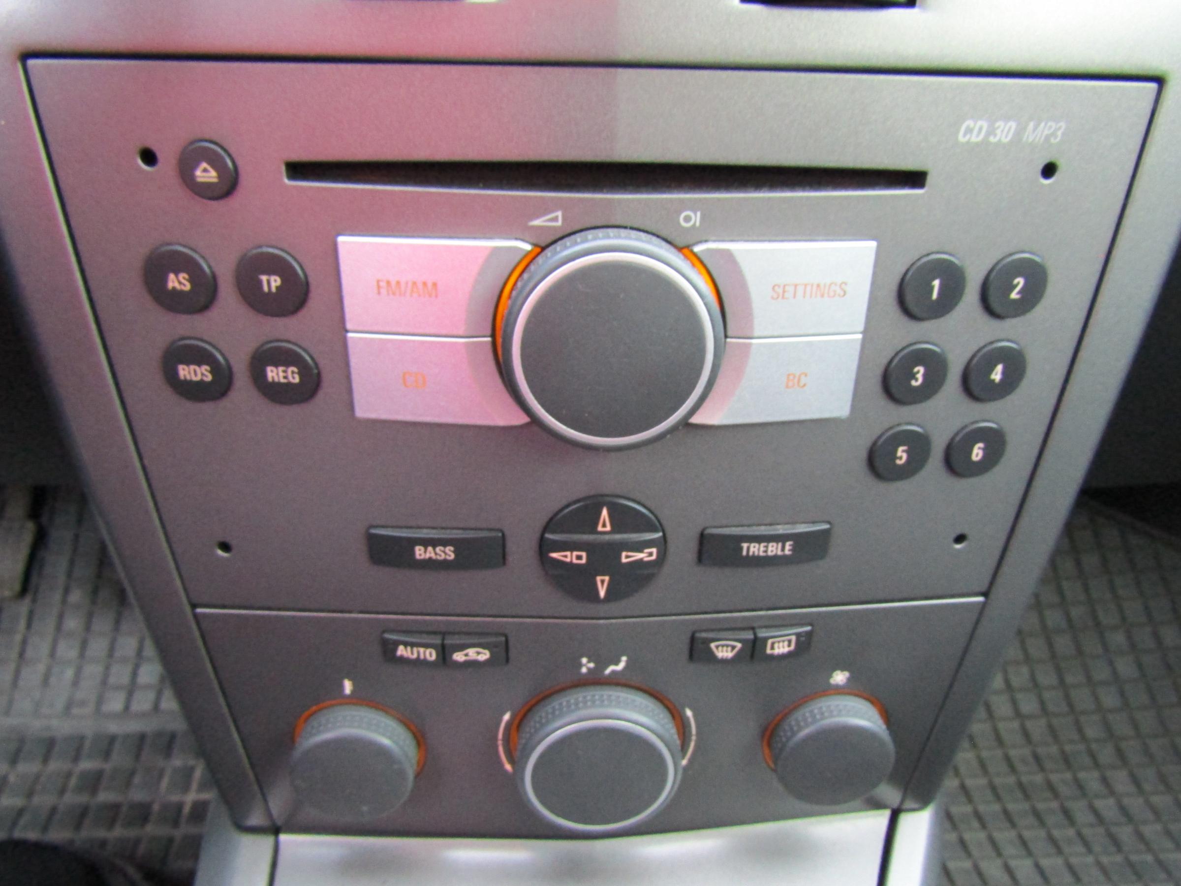 Opel Astra, 2005 - pohled č. 11