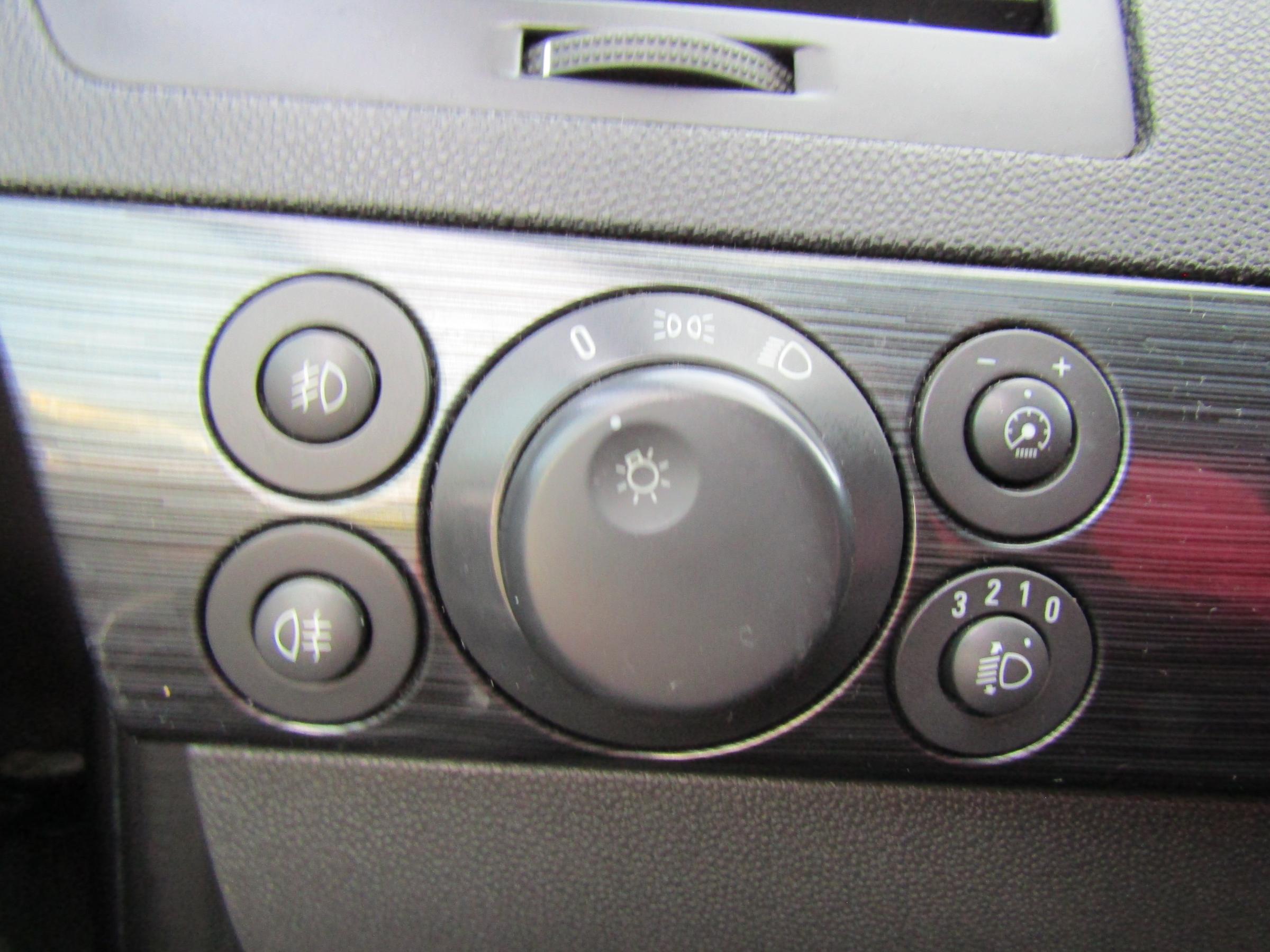 Opel Astra, 2005 - pohled č. 14