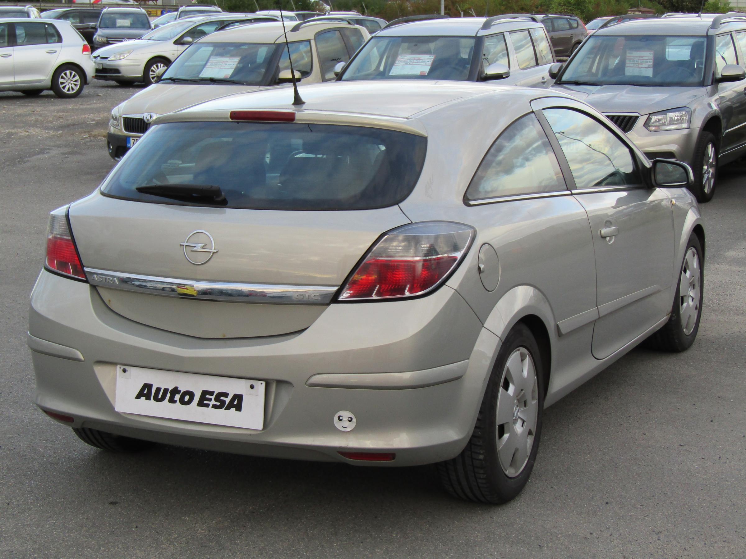 Opel Astra, 2005 - pohled č. 4