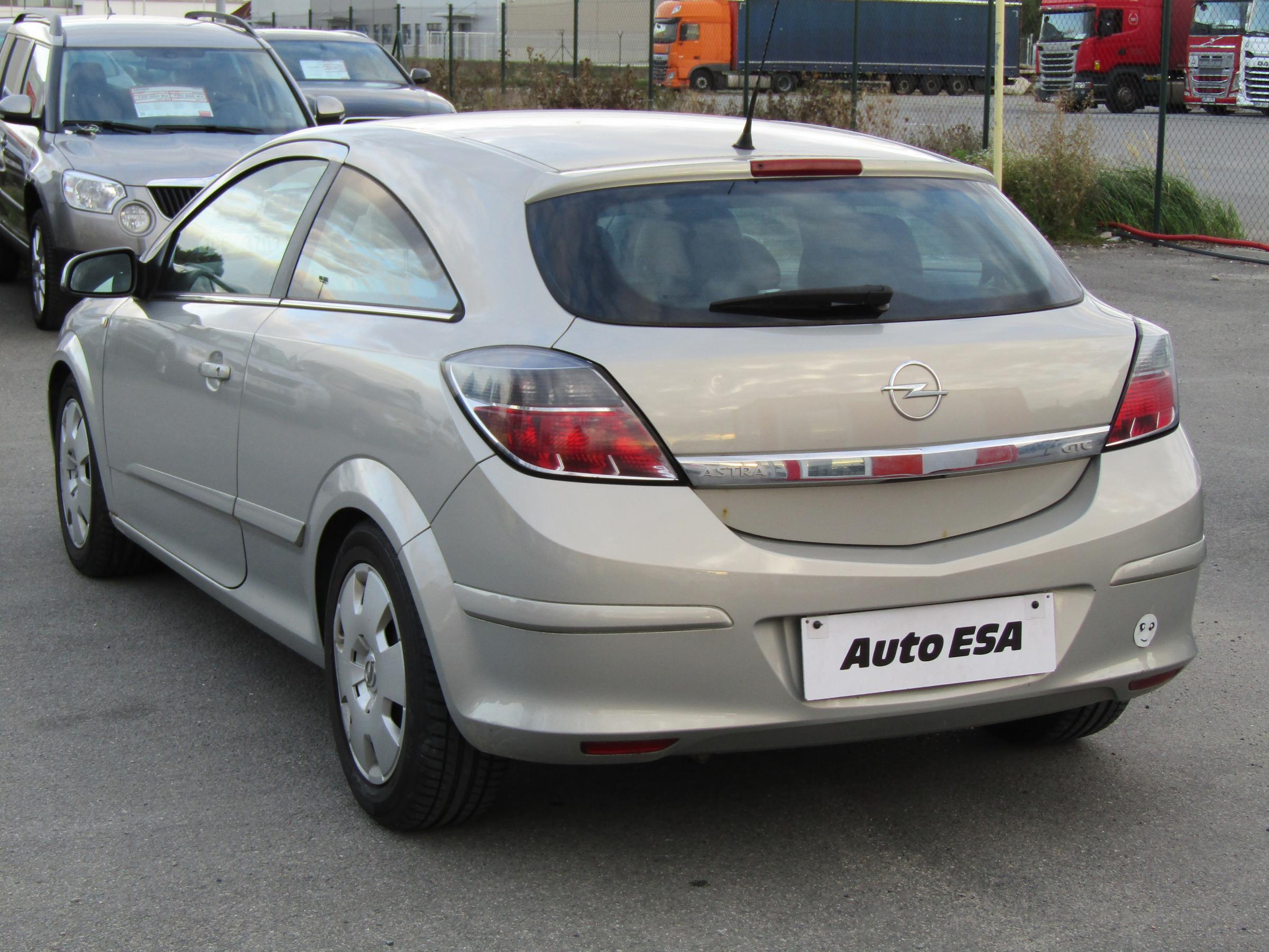 Opel Astra, 2005 - pohled č. 6
