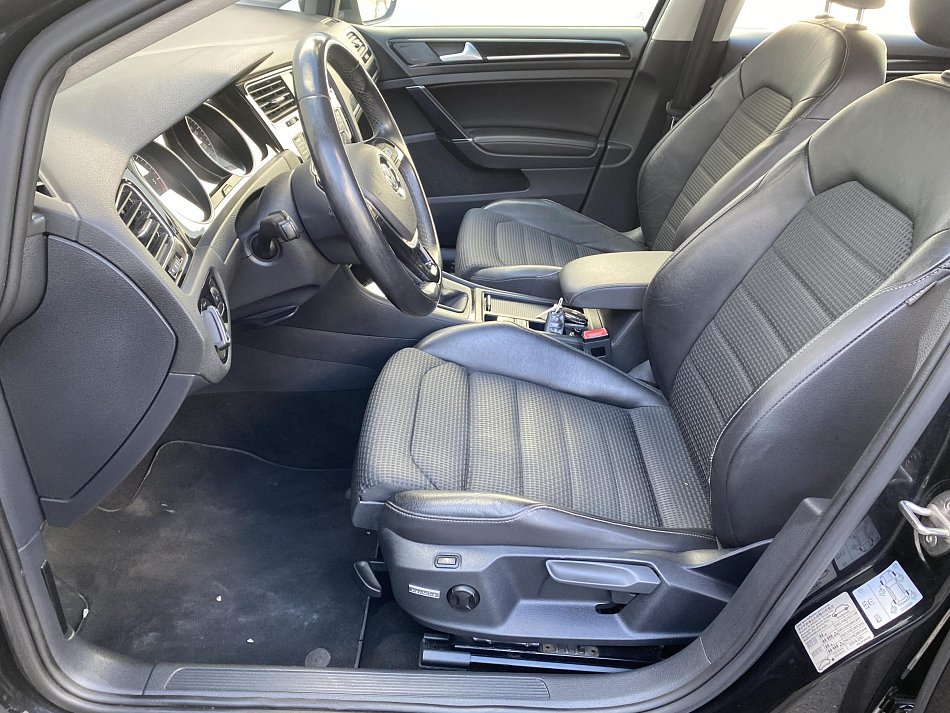 Volkswagen Golf 1.6 TDi Highline