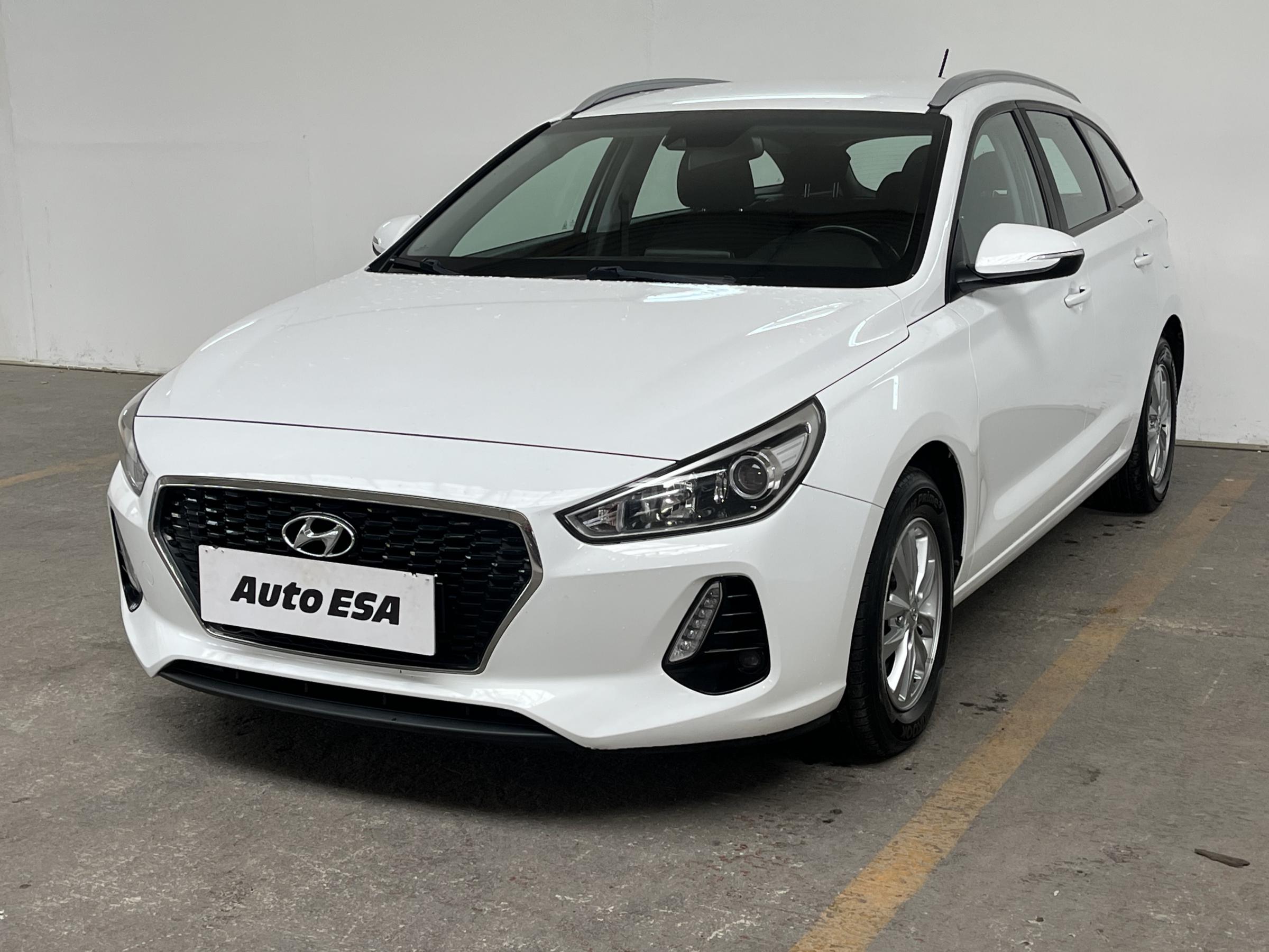 Hyundai i30, 2018 - pohled č. 3