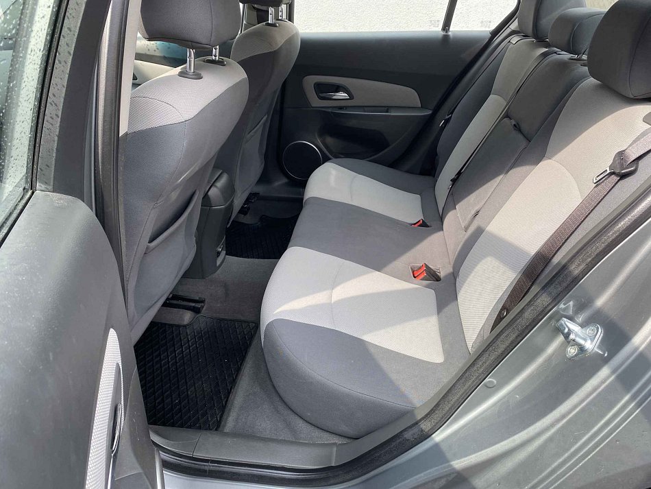 Chevrolet Cruze 1.6i 